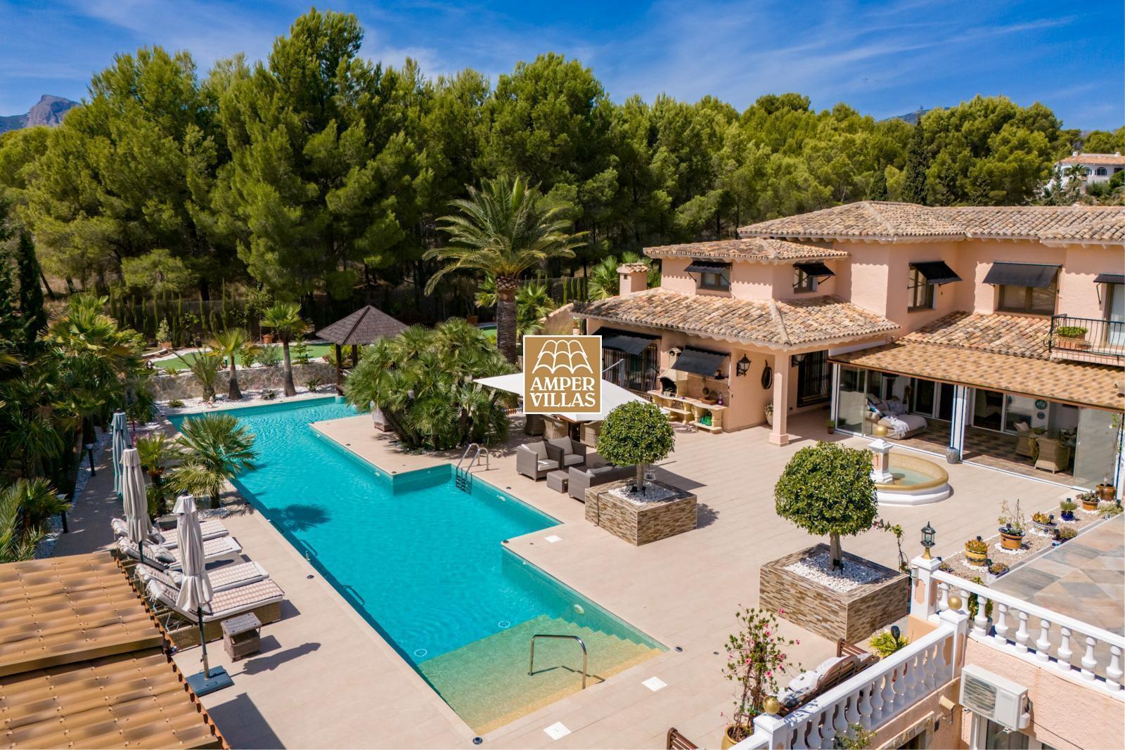 Magnificent property with a lot of privacy and dreamlike outdoor areas