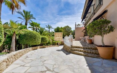 Magnificent property with a lot of privacy and dreamlike outdoor areas