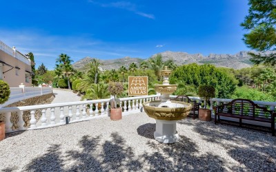 Magnificent property with a lot of privacy and dreamlike outdoor areas