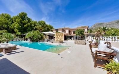 Magnificent property with a lot of privacy and dreamlike outdoor areas