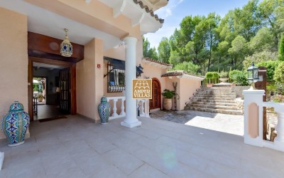Magnificent property with a lot of privacy and dreamlike outdoor areas