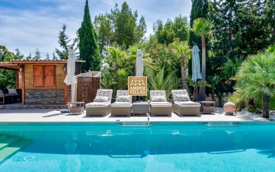 Magnificent property with a lot of privacy and dreamlike outdoor areas