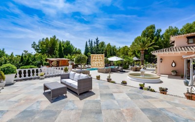 Magnificent property with a lot of privacy and dreamlike outdoor areas