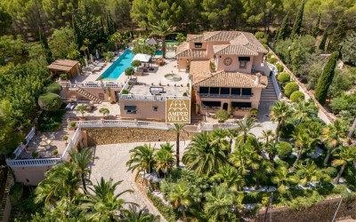 Magnificent property with a lot of privacy and dreamlike outdoor areas
