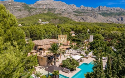 Magnificent property with a lot of privacy and dreamlike outdoor areas