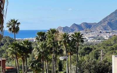 CHALET IN A QUIET AREA WITH PRIVATE POOL