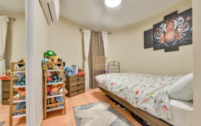 Villa, recently renovated, with guest apartment and stunning sea and mountain views.