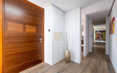 DESIGNER VILLA WITH SPECTACULAR SEA VIEWS