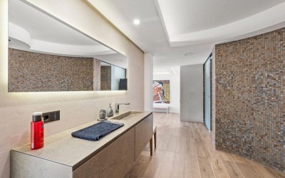 DESIGNER VILLA WITH SPECTACULAR SEA VIEWS